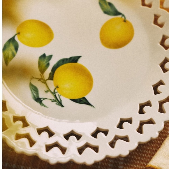 Chantilly cherry dessert plate set of 4 - Picture 4 of 6